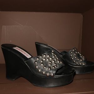 Arleen C Black Wedge Sandal